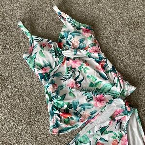 Tropical Tommy Bahama classic tankini!  Sz Medium